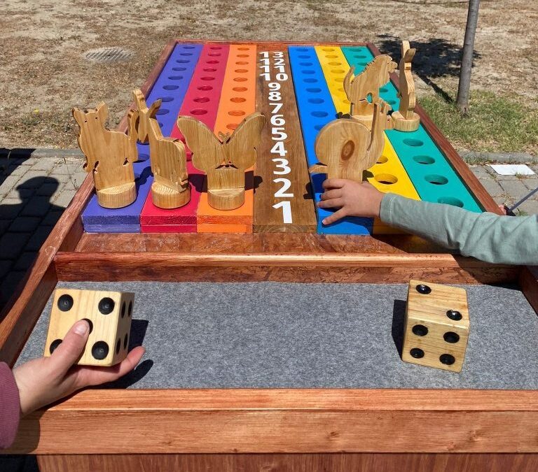 Presentes en Arroyomolinos con los juegos clásicos de madera