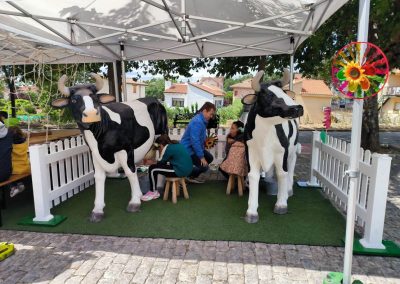 Taller Educativo de Ordeño de Vacas para Colegios